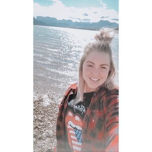 Meet your Posher, Brittney